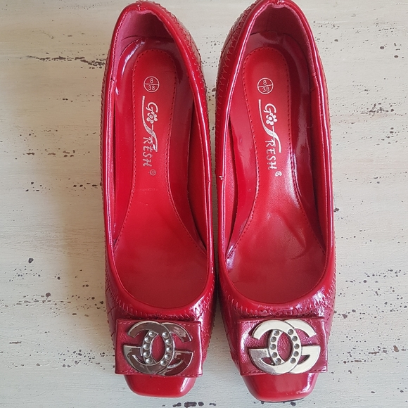 🌟Vintage🌟Red Beautiful Shoes - Picture 3 of 7